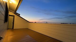 夕暮れのバルコニー