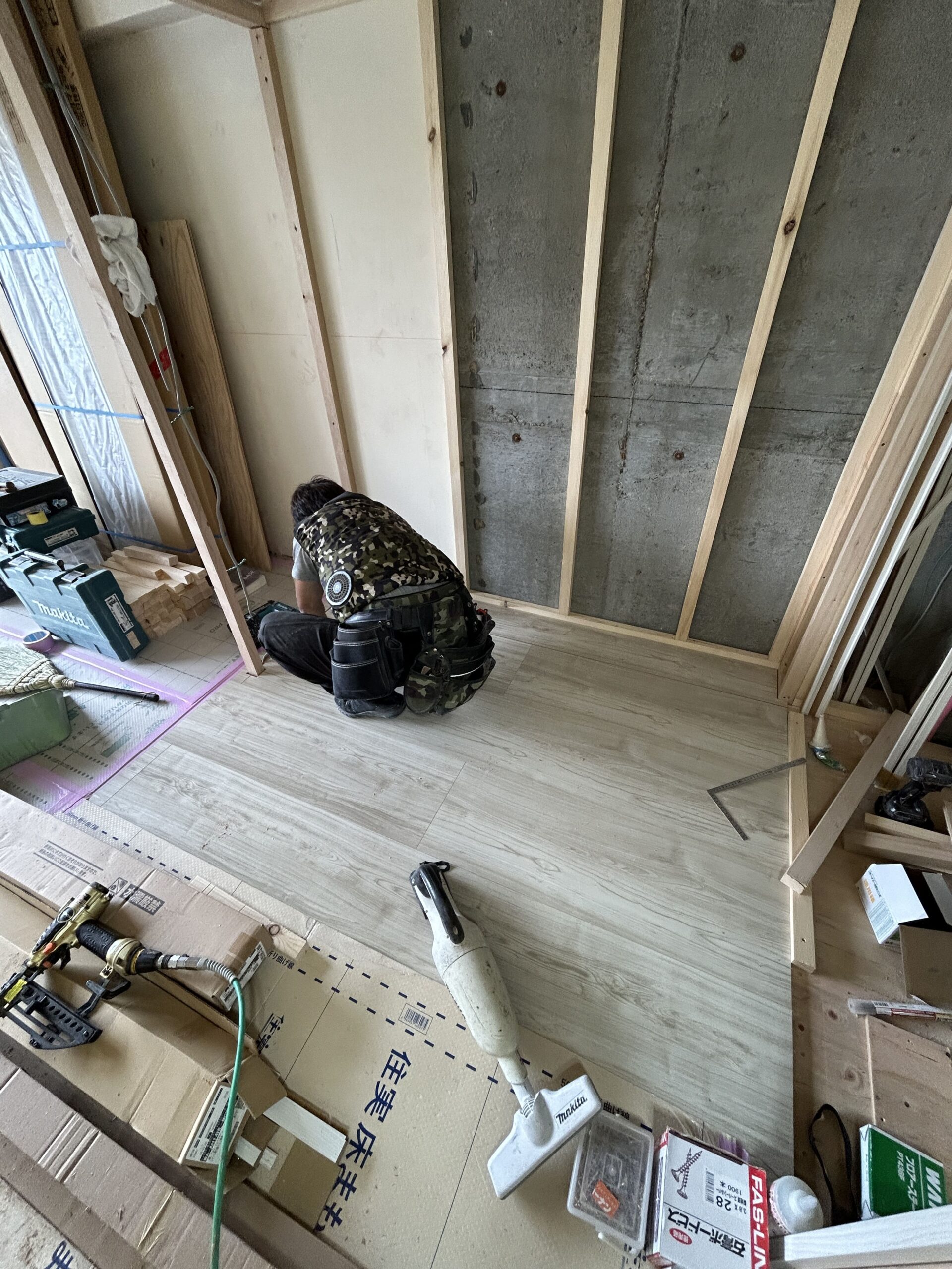 床施工中